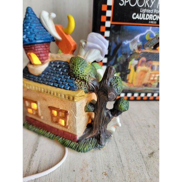 Spooky Hollow cauldron Cafe ceramic vintage Halloween village accessory - Picture 8 of 9